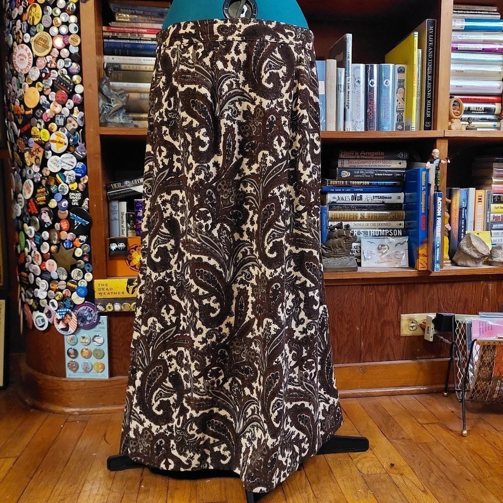 Vintage tan and brown paisley long skirt.